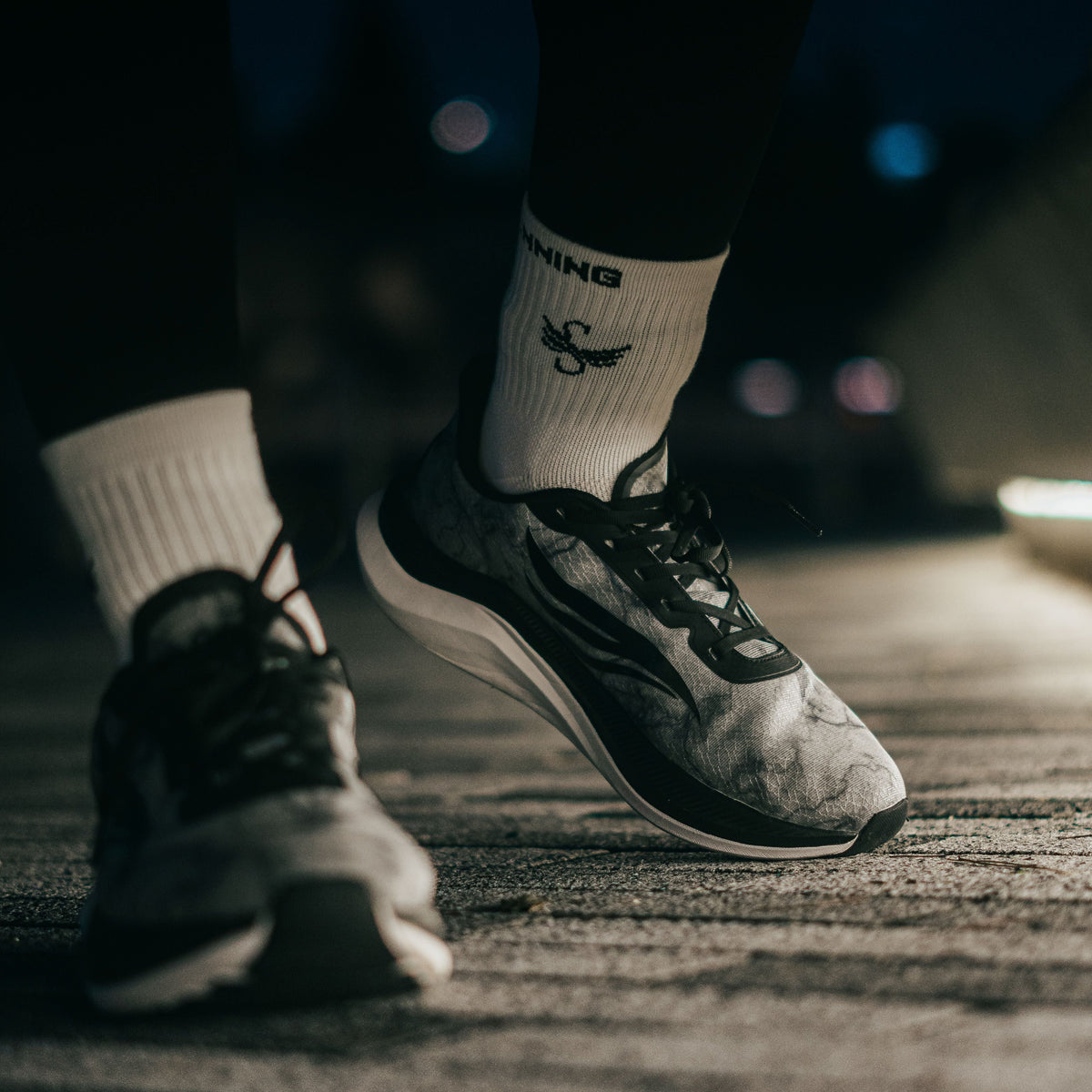 CELER Mens Shoe - Black (Walk, Jog, Prolonged Standing)