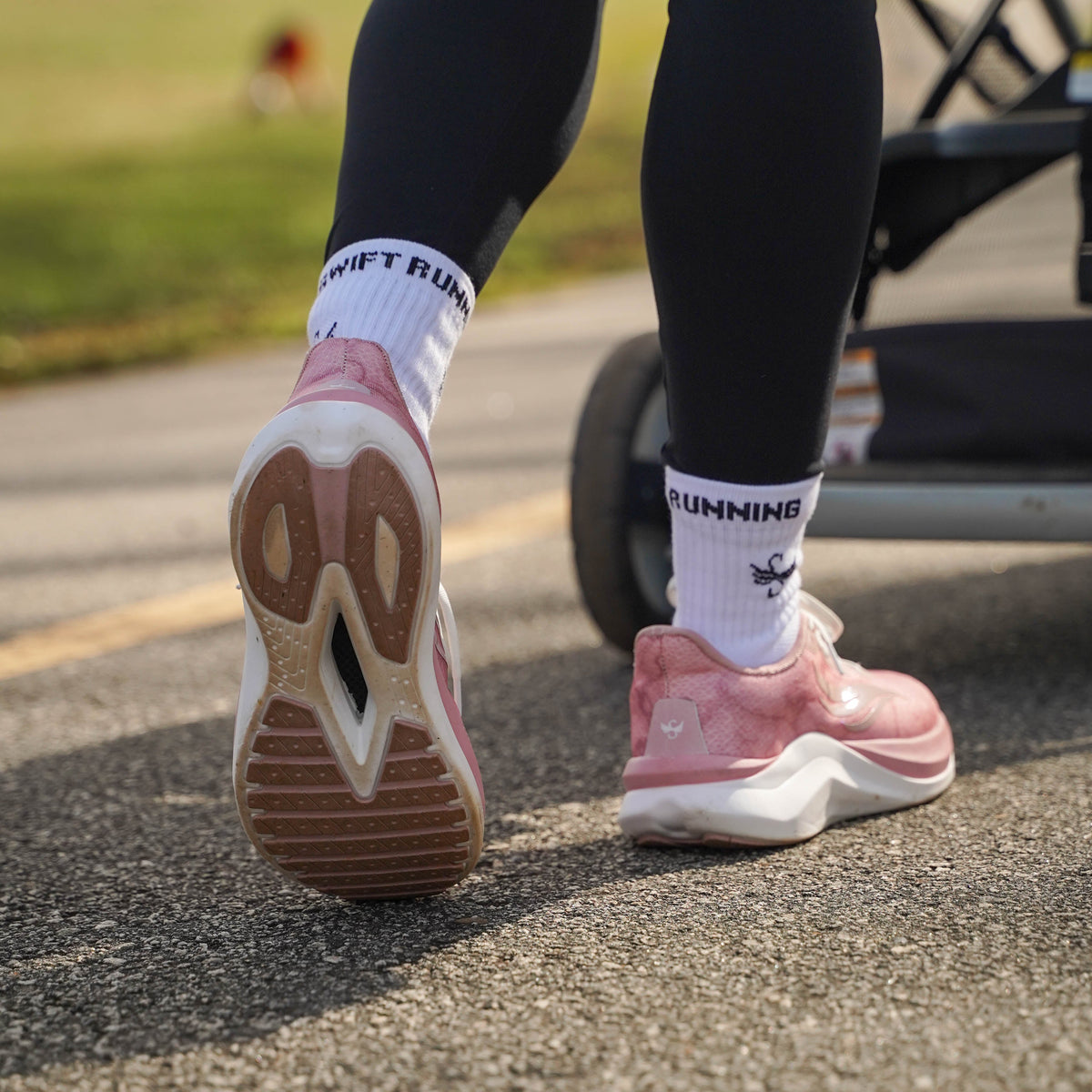 CELER Women's Shoe - Pink (Walk, Jog, Prolonged Standing)