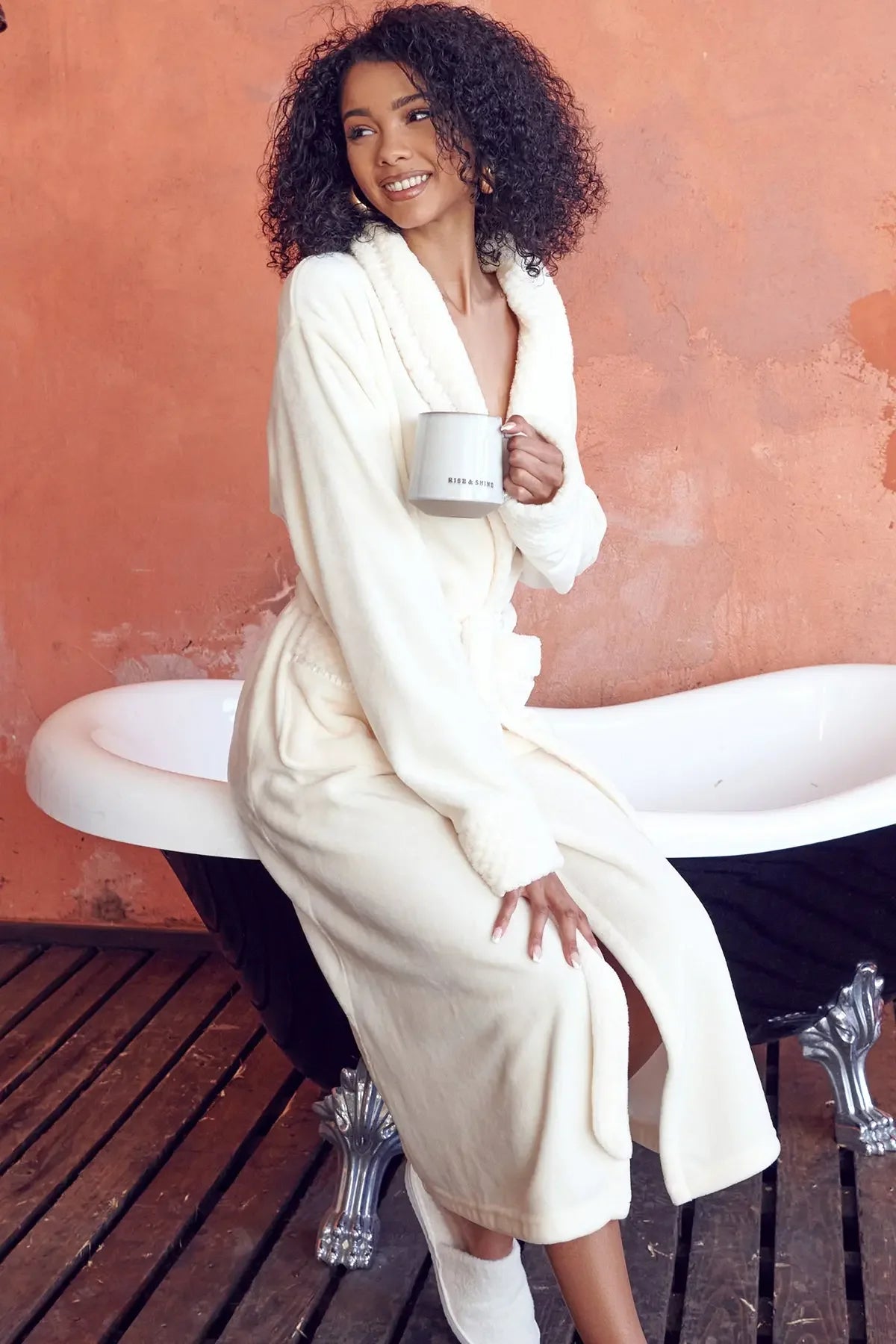 Women's Ultra Soft Plush Bathrobe - (Sizes S/M–2XL/3XL · Machine Washable)