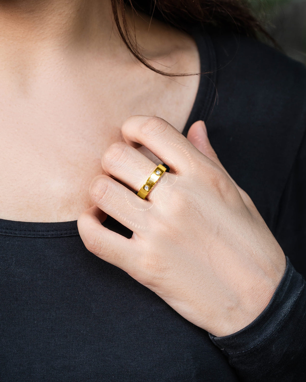 Crystal Magnetic Therapy Ring (Gold) - Target Finger and Knuckle Pain and Inflammation