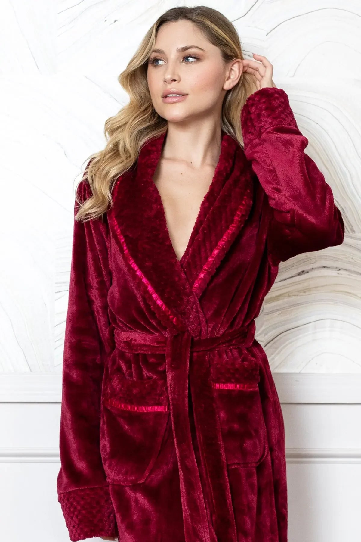 Women's Ultra Soft Plush Bathrobe - (Sizes S/M–2XL/3XL · Machine Washable)