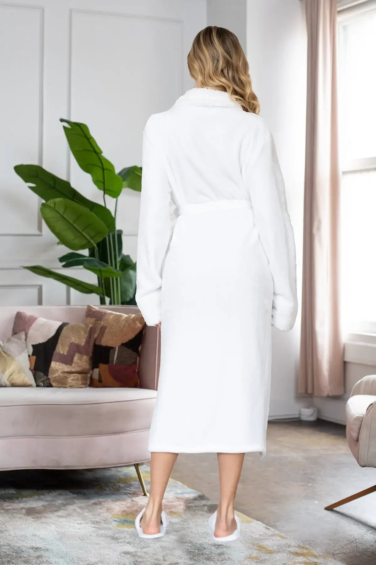 Women's Ultra Soft Plush Bathrobe - (Sizes S/M–2XL/3XL · Machine Washable)