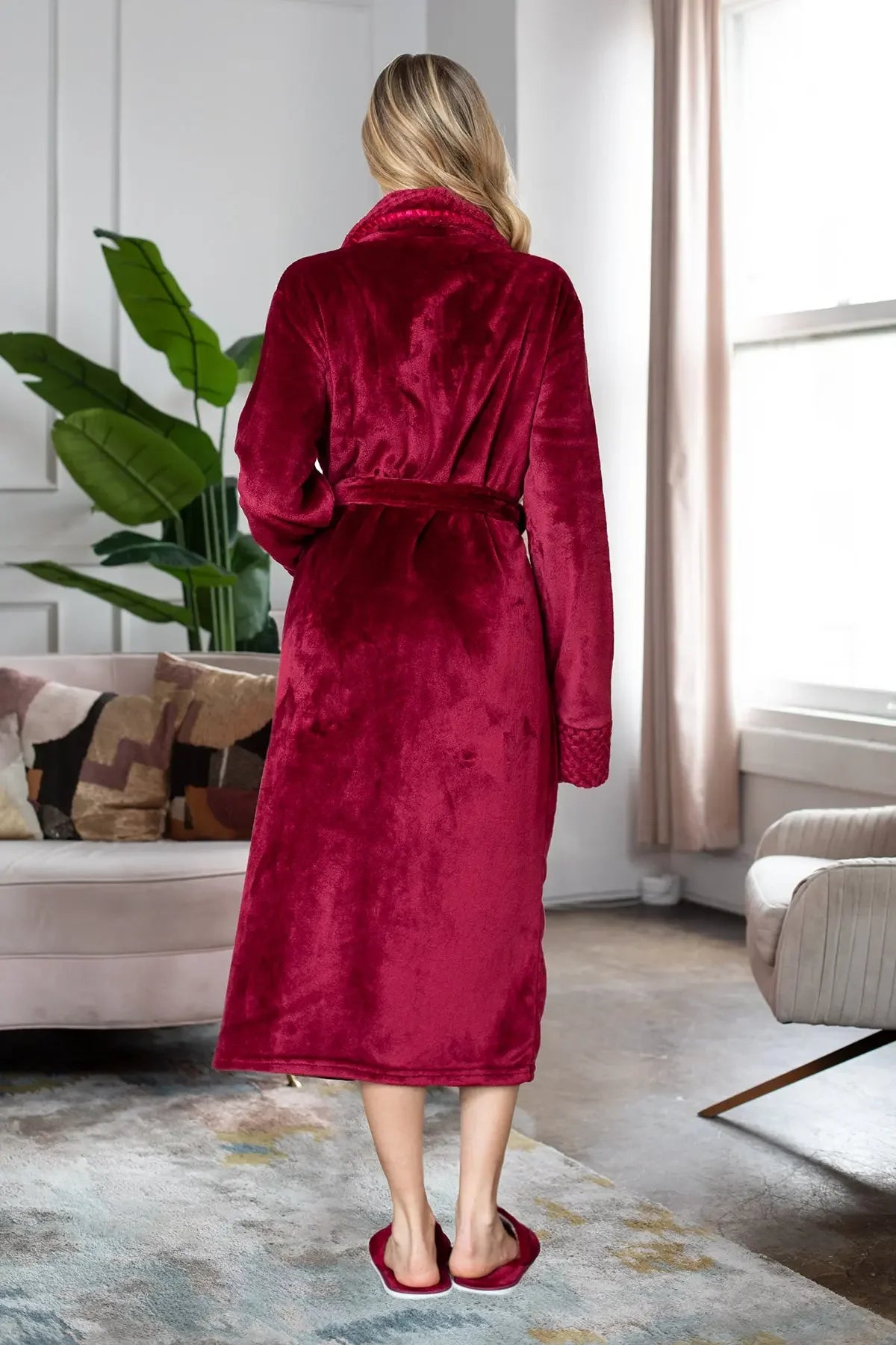 Women's Ultra Soft Plush Bathrobe - (Sizes S/M–2XL/3XL · Machine Washable)