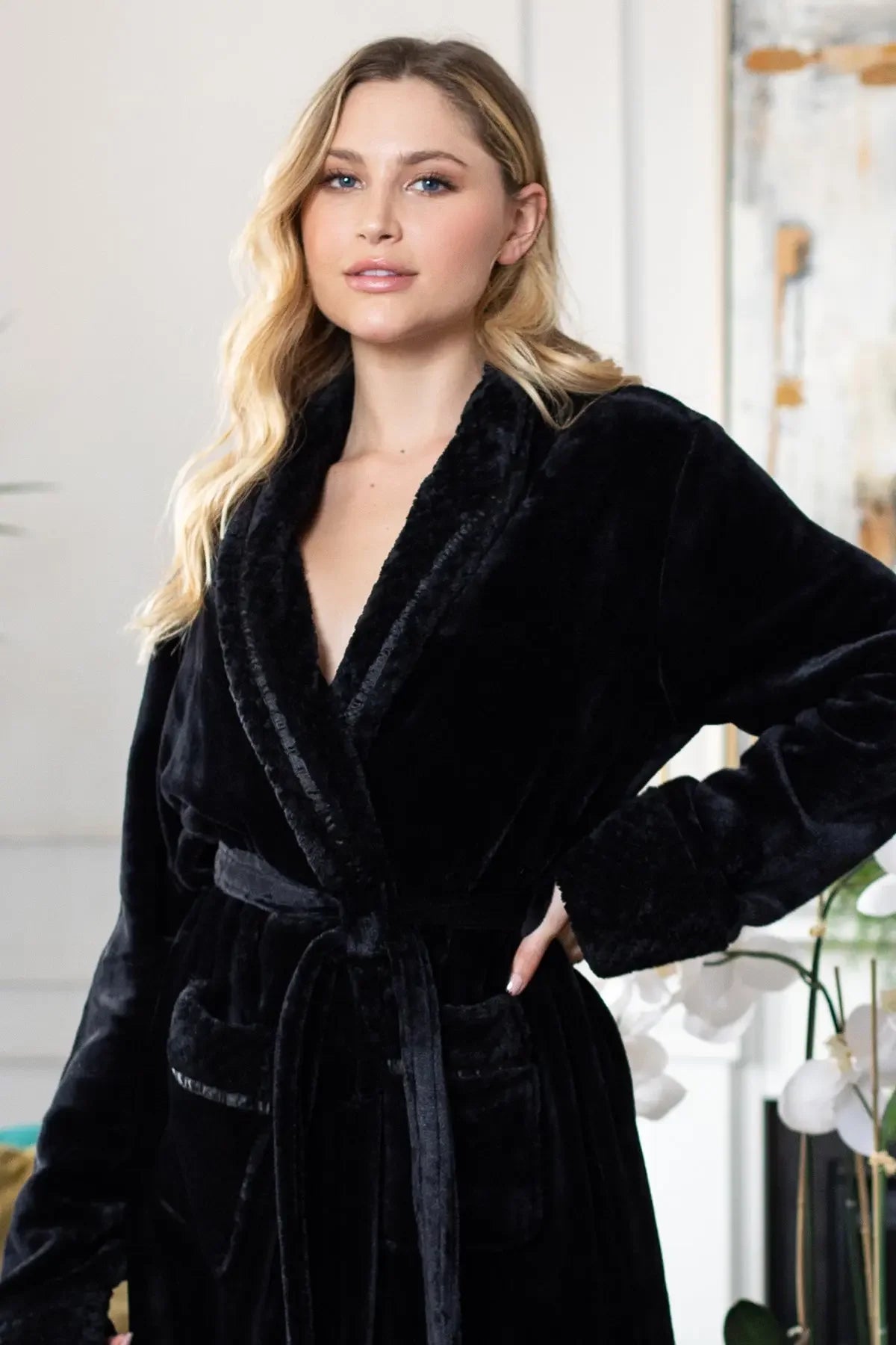 Women's Ultra Soft Plush Bathrobe - (Sizes S/M–2XL/3XL · Machine Washable)