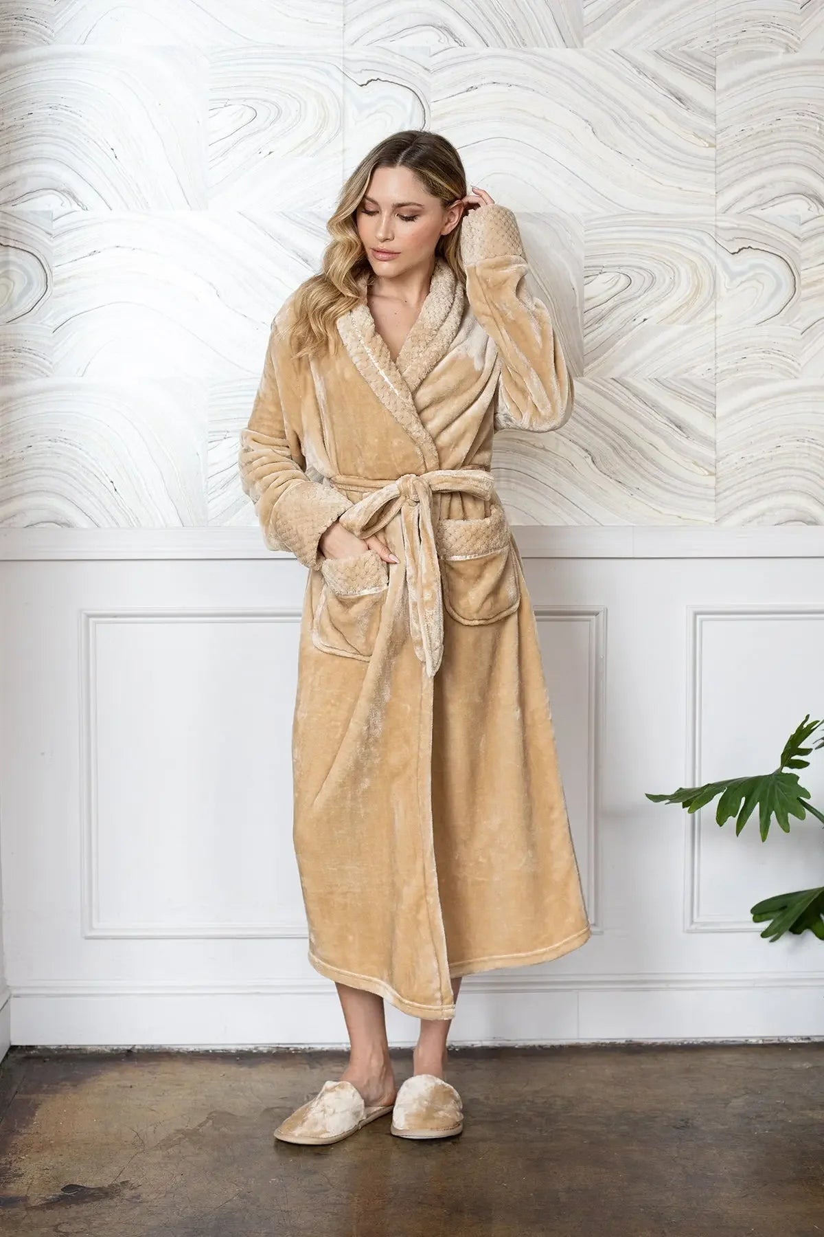 Women's Ultra Soft Plush Bathrobe - (Sizes S/M–2XL/3XL · Machine Washable)